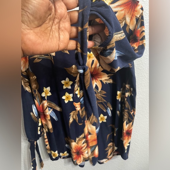 EUC XL Floral Blouse - Picture 3 of 9